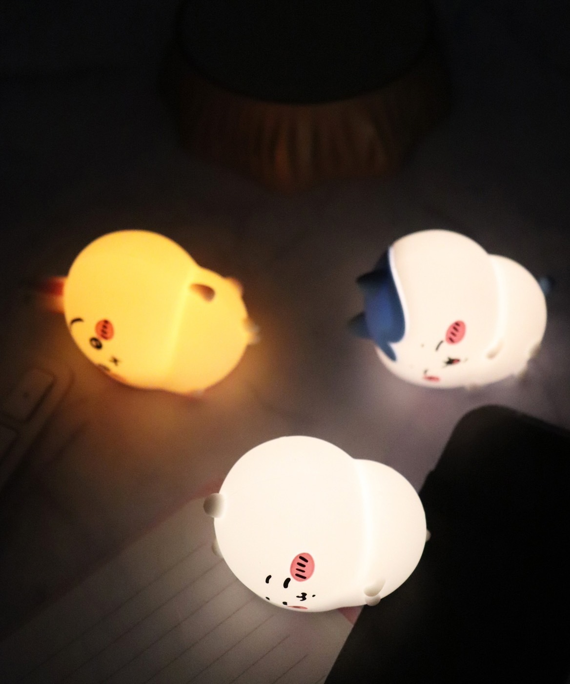 iSNEAKERS｜ 日本 Chiikawa 吉伊卡哇 睡姿 USB無線充電板