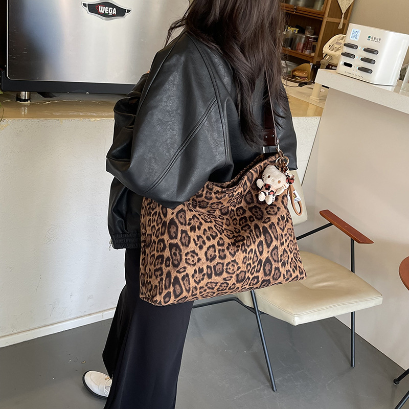 《5281》秋季復古豹紋單肩包