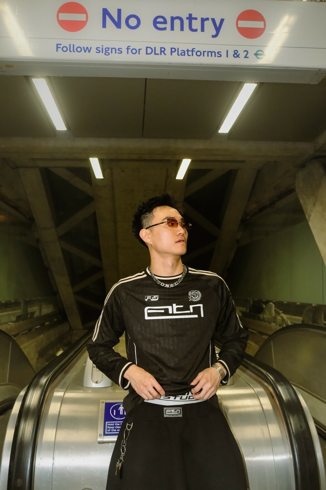 ATONE STUDIO “ATN” 字體Logo緞面球衣長袖 FOOTBALL JERSEY