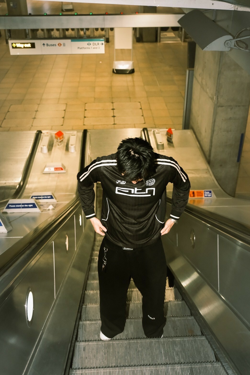 ATONE STUDIO “ATN” 字體Logo緞面球衣長袖 FOOTBALL JERSEY