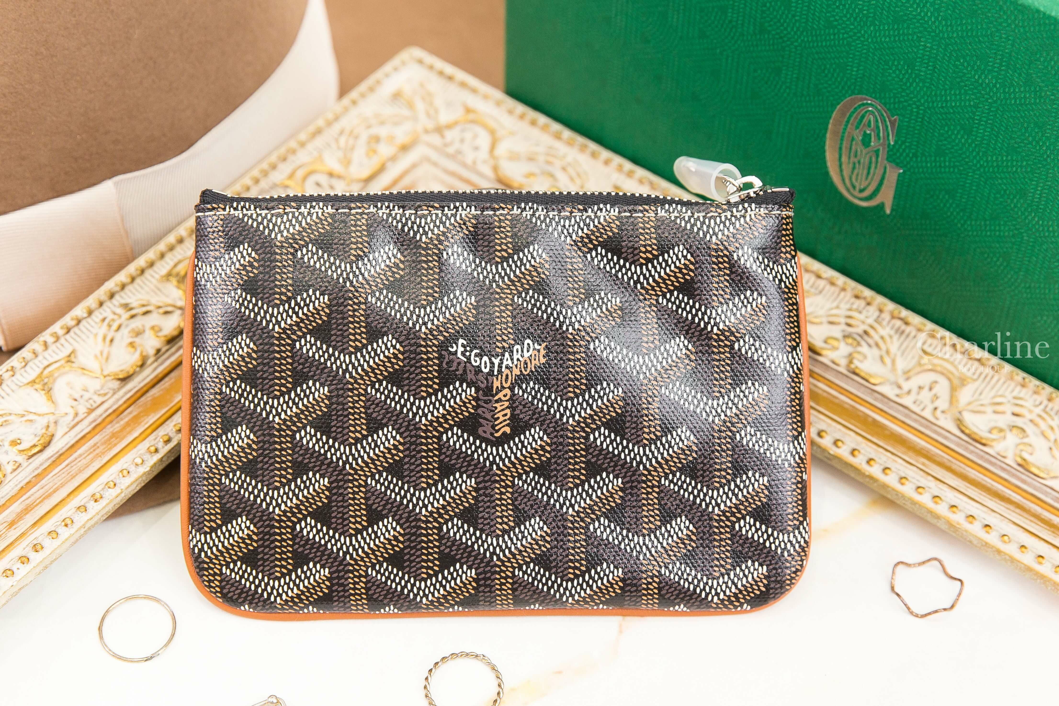 Goyard Sénat Mini Pouch 黑色拼咖啡色滾邊迷你小牛皮黃色內裡銀色拉鍊零錢包-Charline Boutique 精品代購