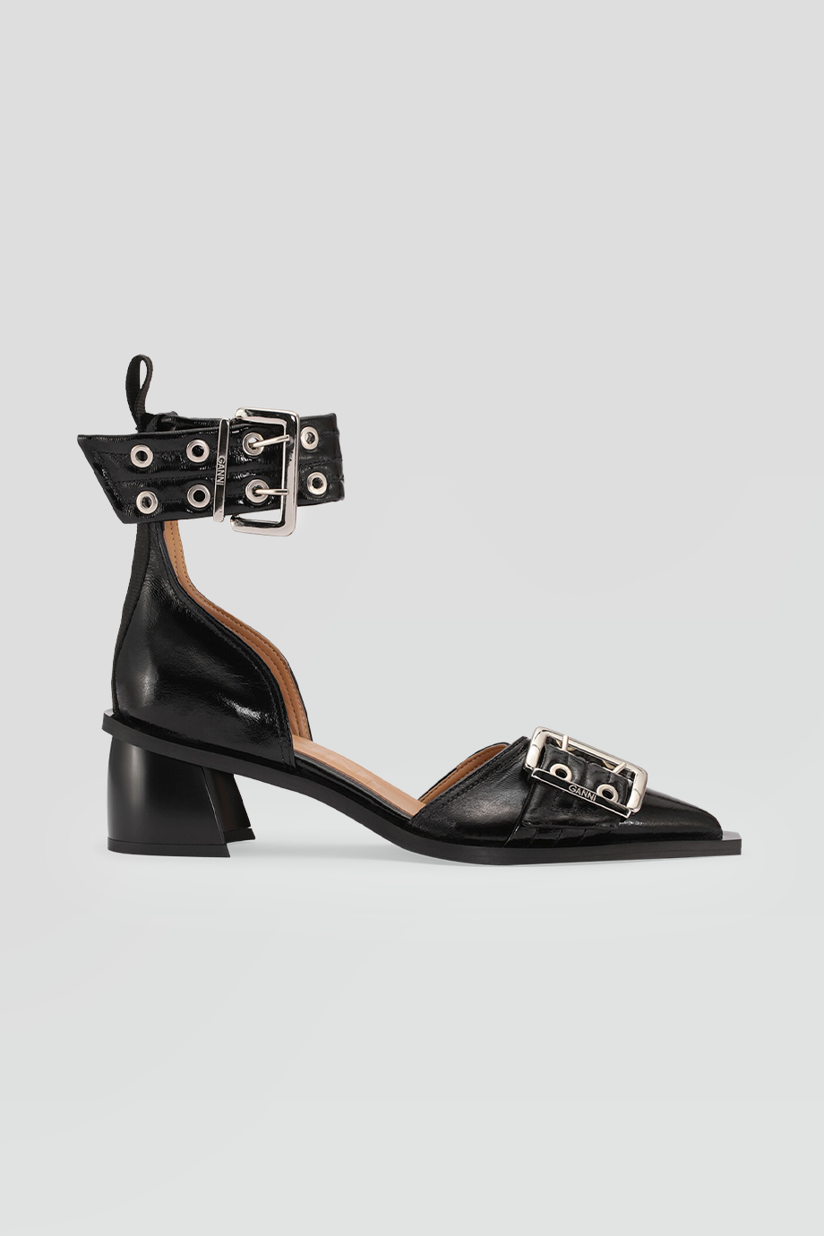 GANNI｜BUCKLE 尖頭粗帶扣踝帶跟鞋