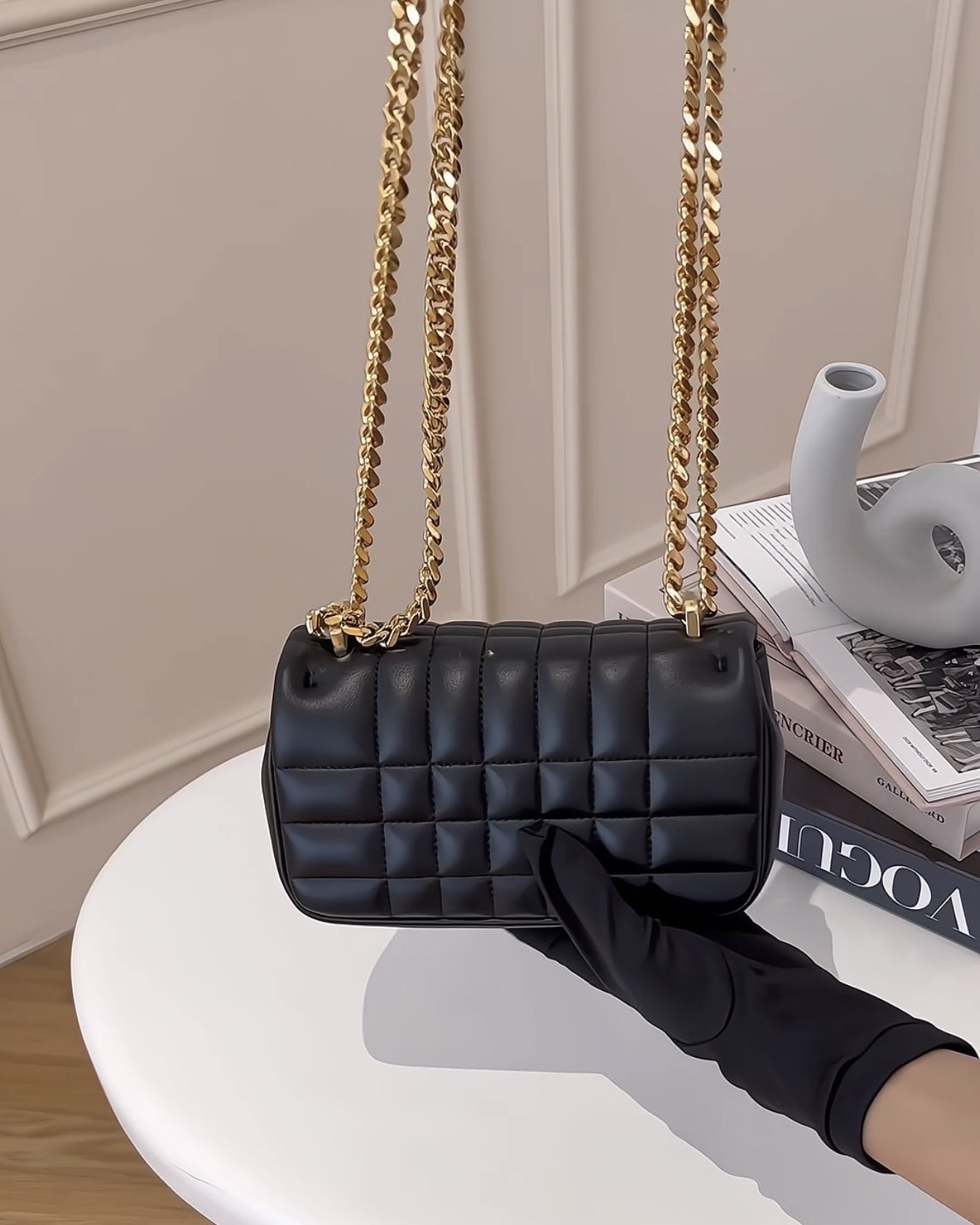 BURBERRY｜LOLA TB 迷你鏈條包 黑金