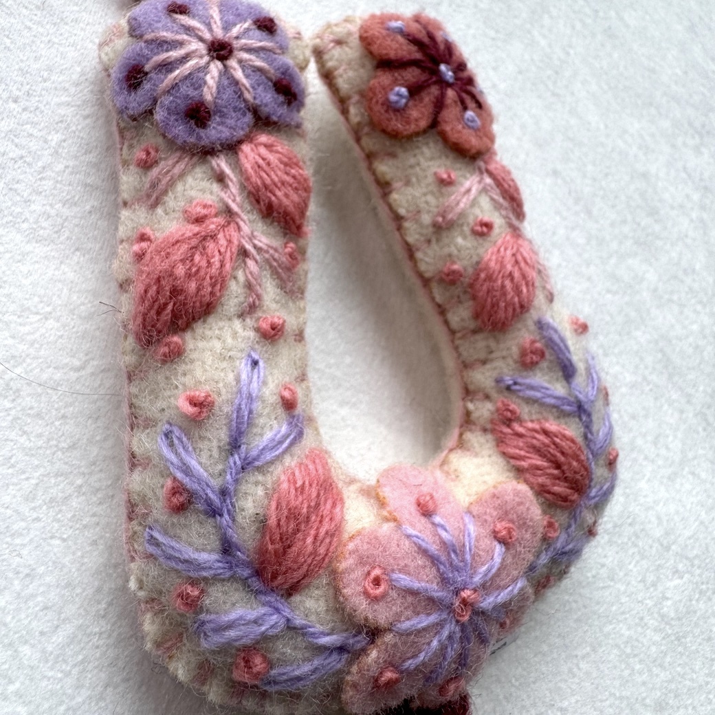 U | 字母吊飾 (流蘇款)