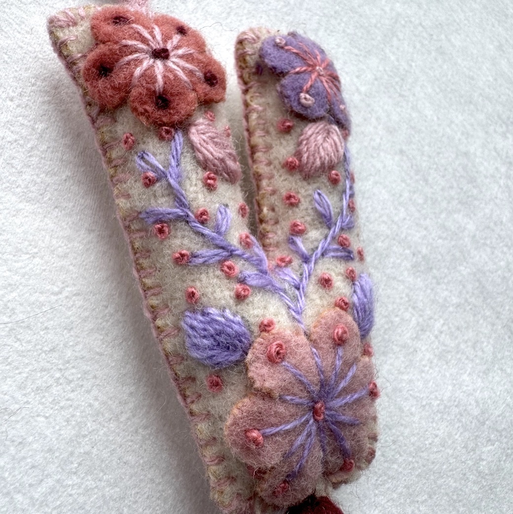 V | 字母吊飾 (流蘇款)