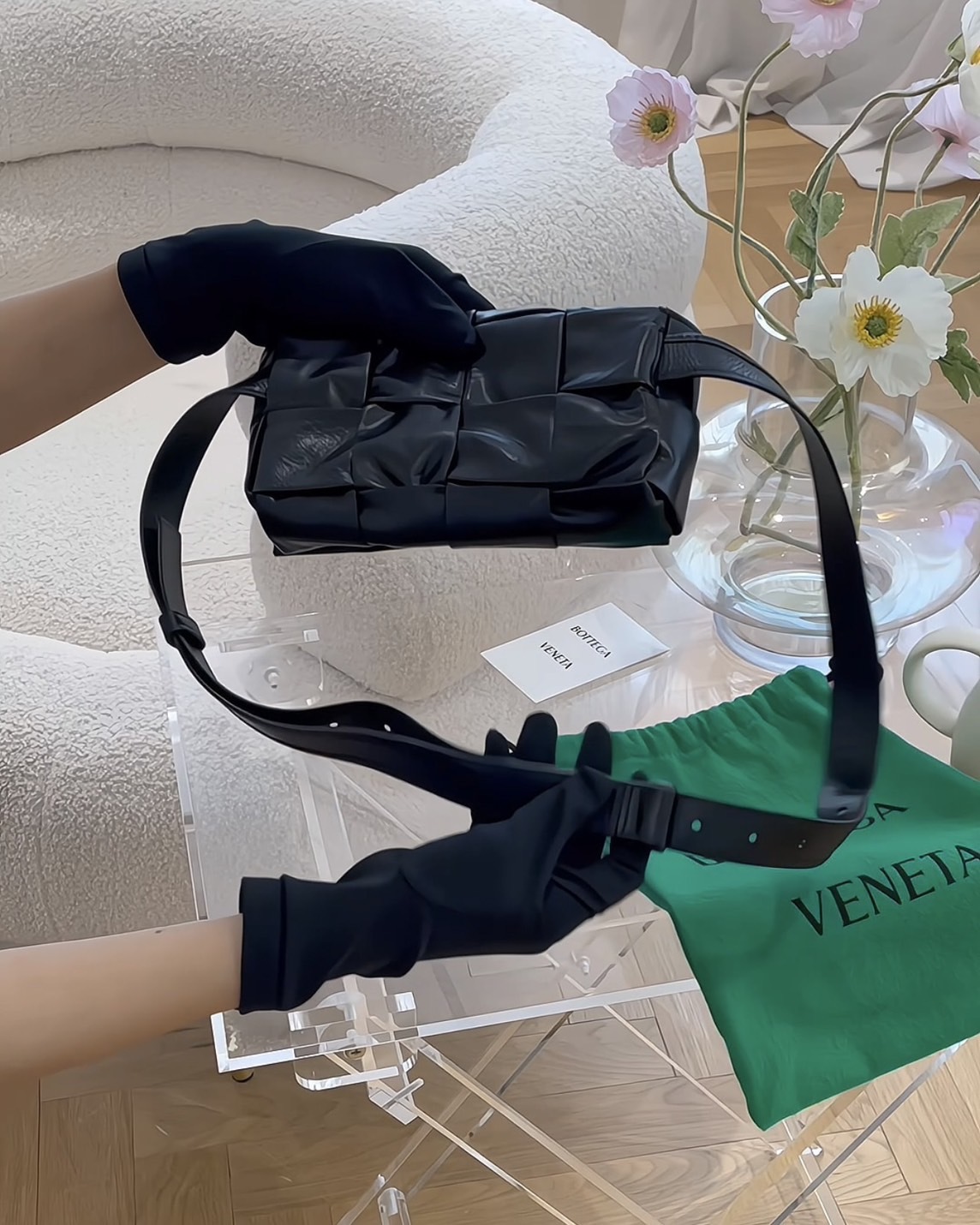 BV｜8格牛皮蠟面卡帶腰包 黑色