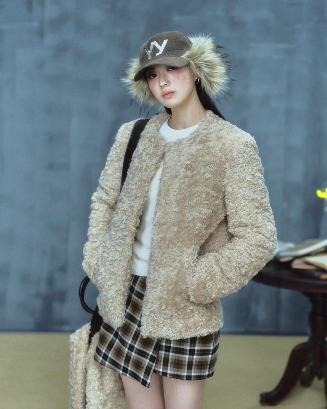 Open Yy FAUX FUR CORDUROY EARFLAP CAP 耳罩毛毛帽 卡其色