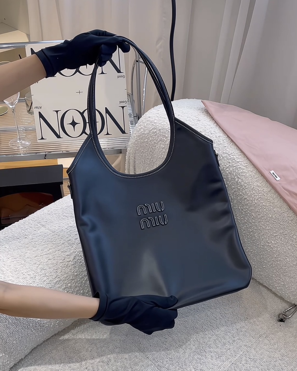 MIUMIU｜IVY 皮革托特包 黑色