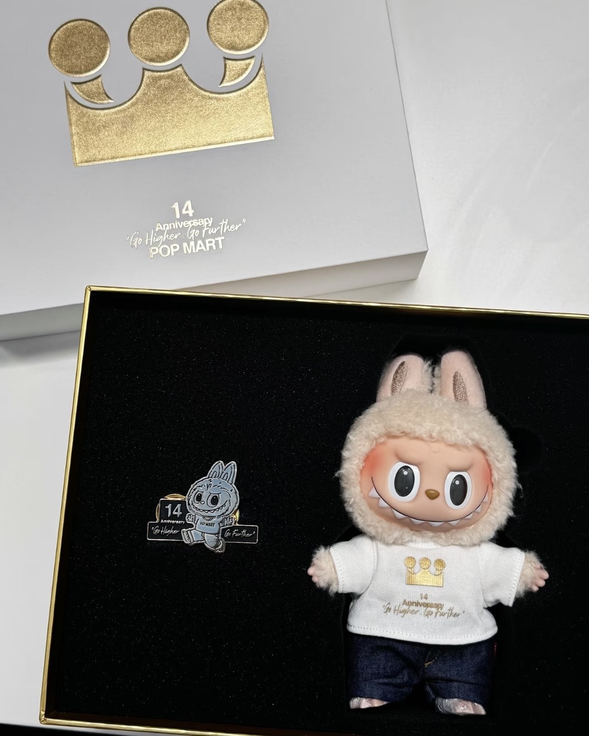 泡泡瑪特14週年員工限定白金禮盒Labubu POPMART