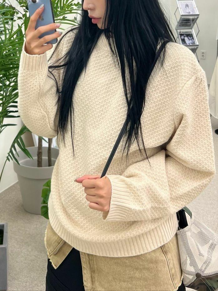 淨色圓領暗紋針織衫 OWN-059T