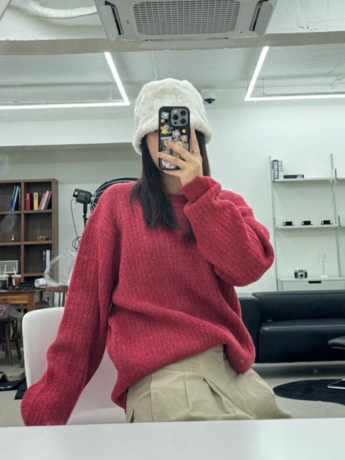 淨色圓領暗紋針織衫 OWN-074T