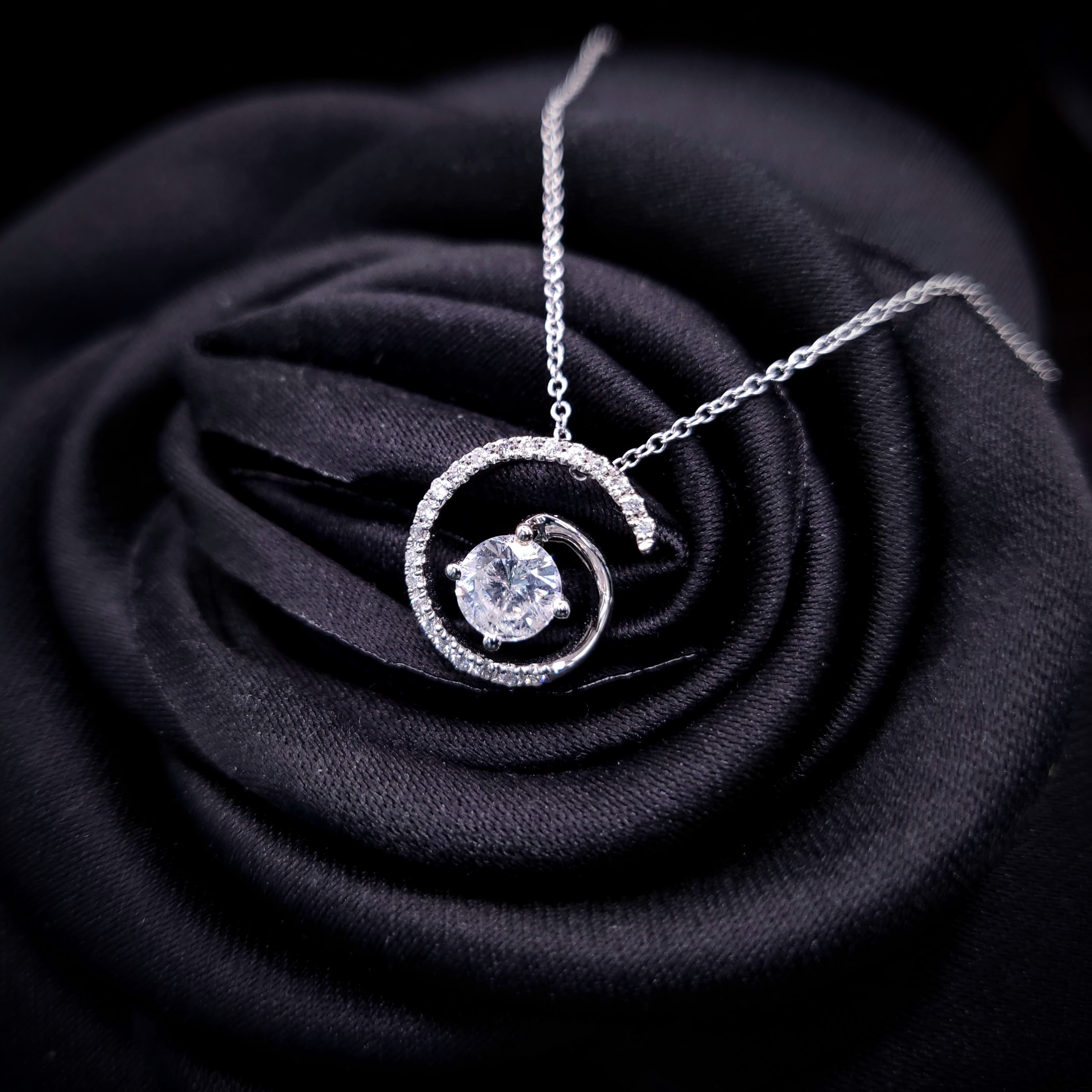 18K White Gold 0.54ct Diamond Pendant