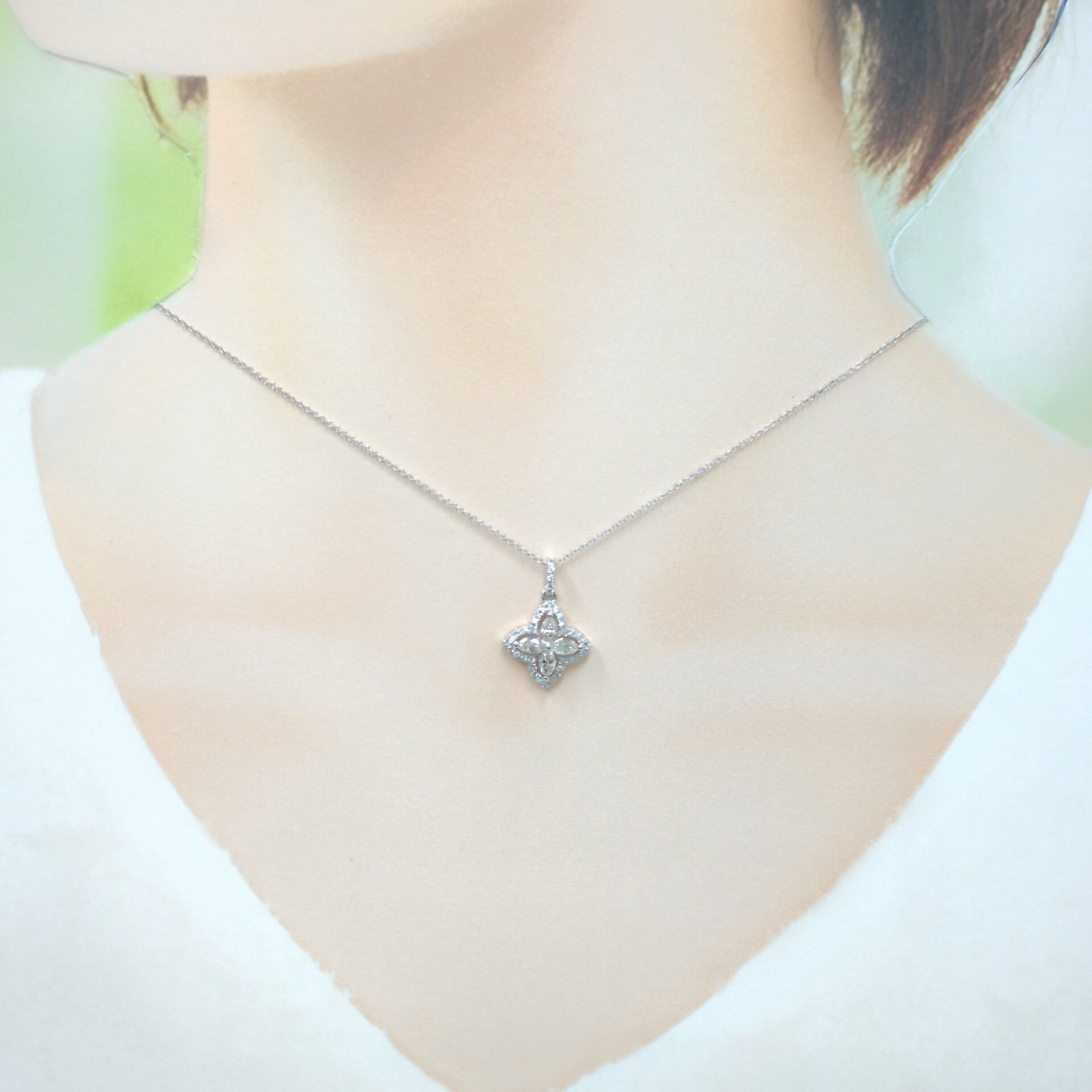 18K White Gold 0.70ct Diamond Pendant