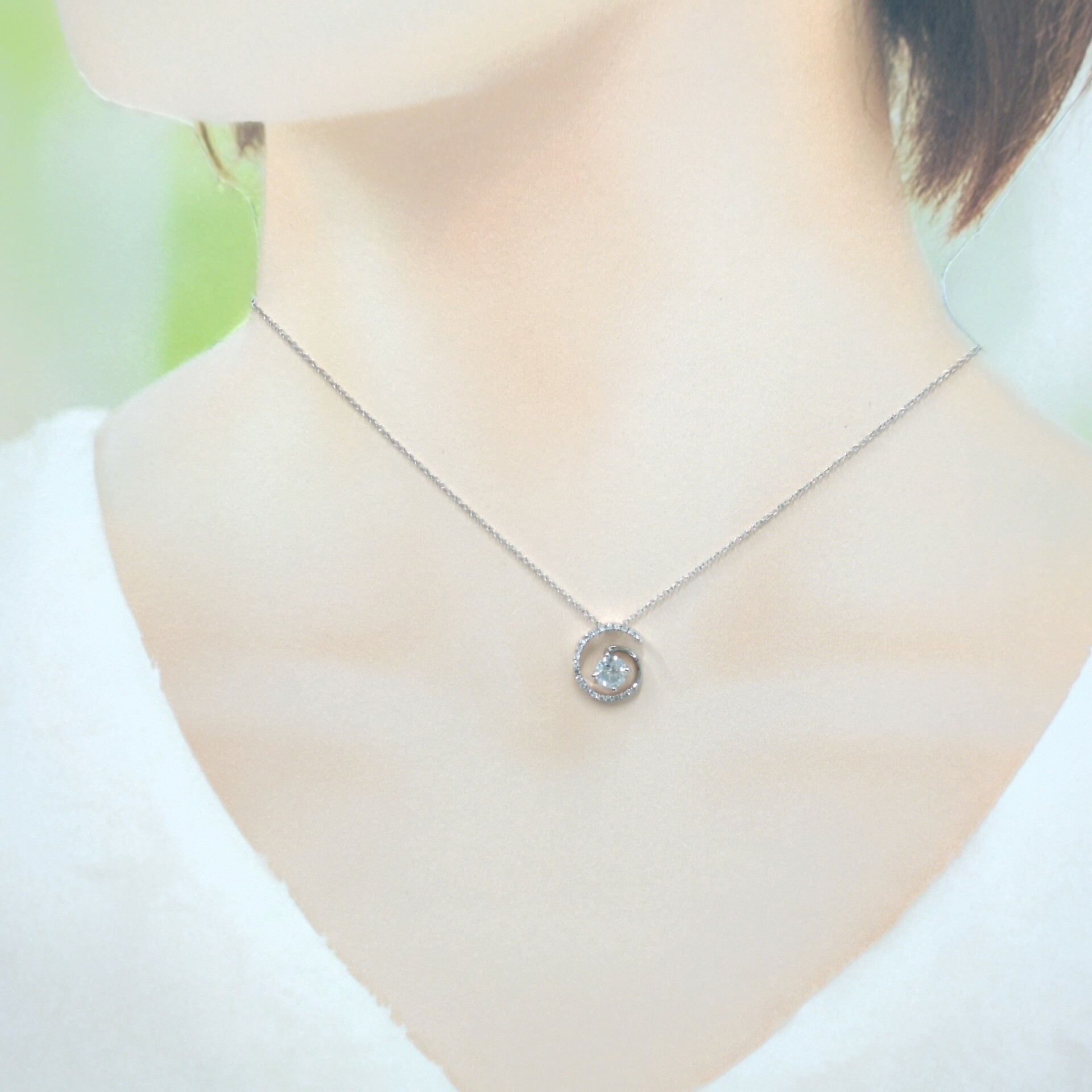 18K White Gold 0.54ct Diamond Pendant