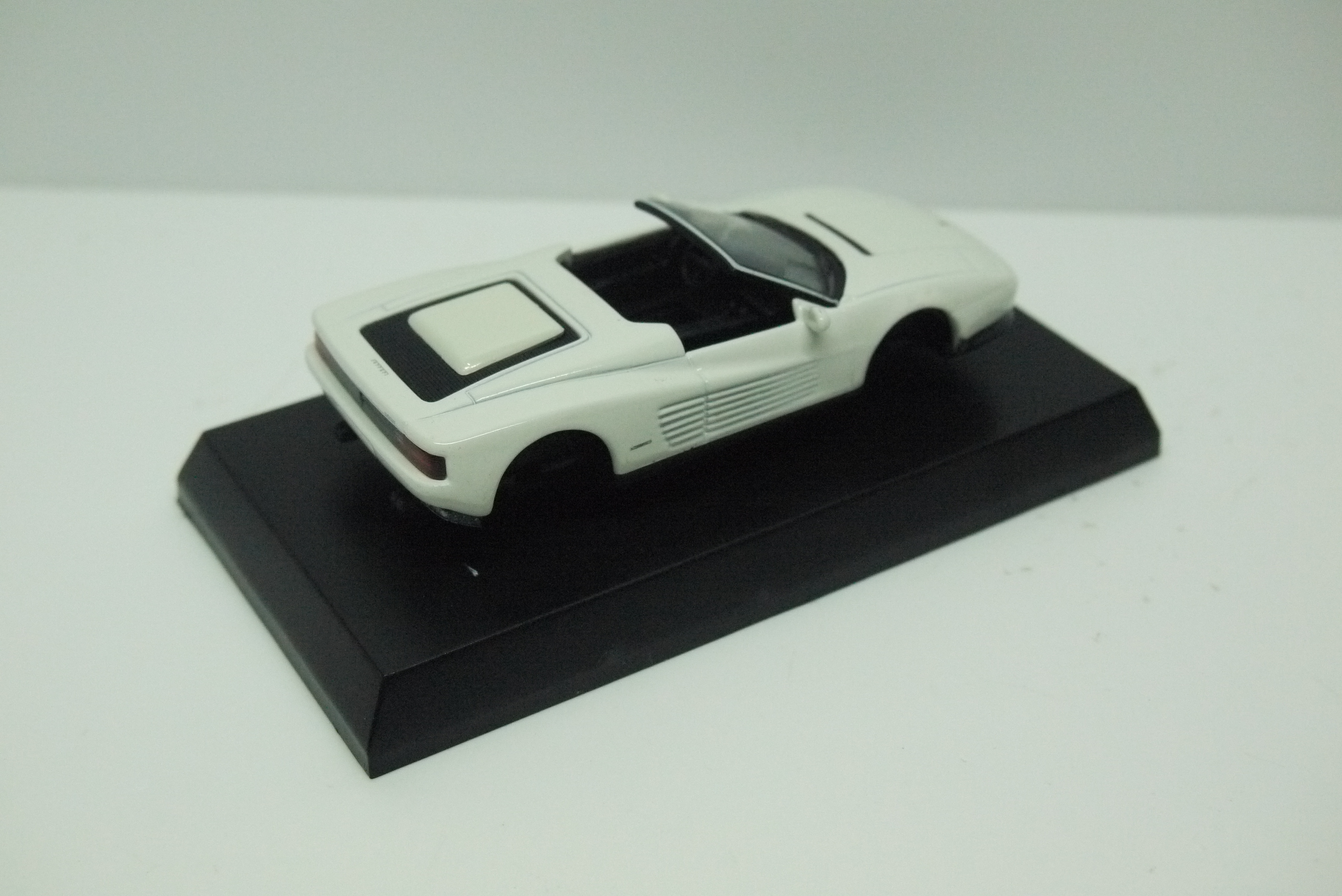 KYOSHO FERRARI TESTAROSSA SPIDER WHITE 