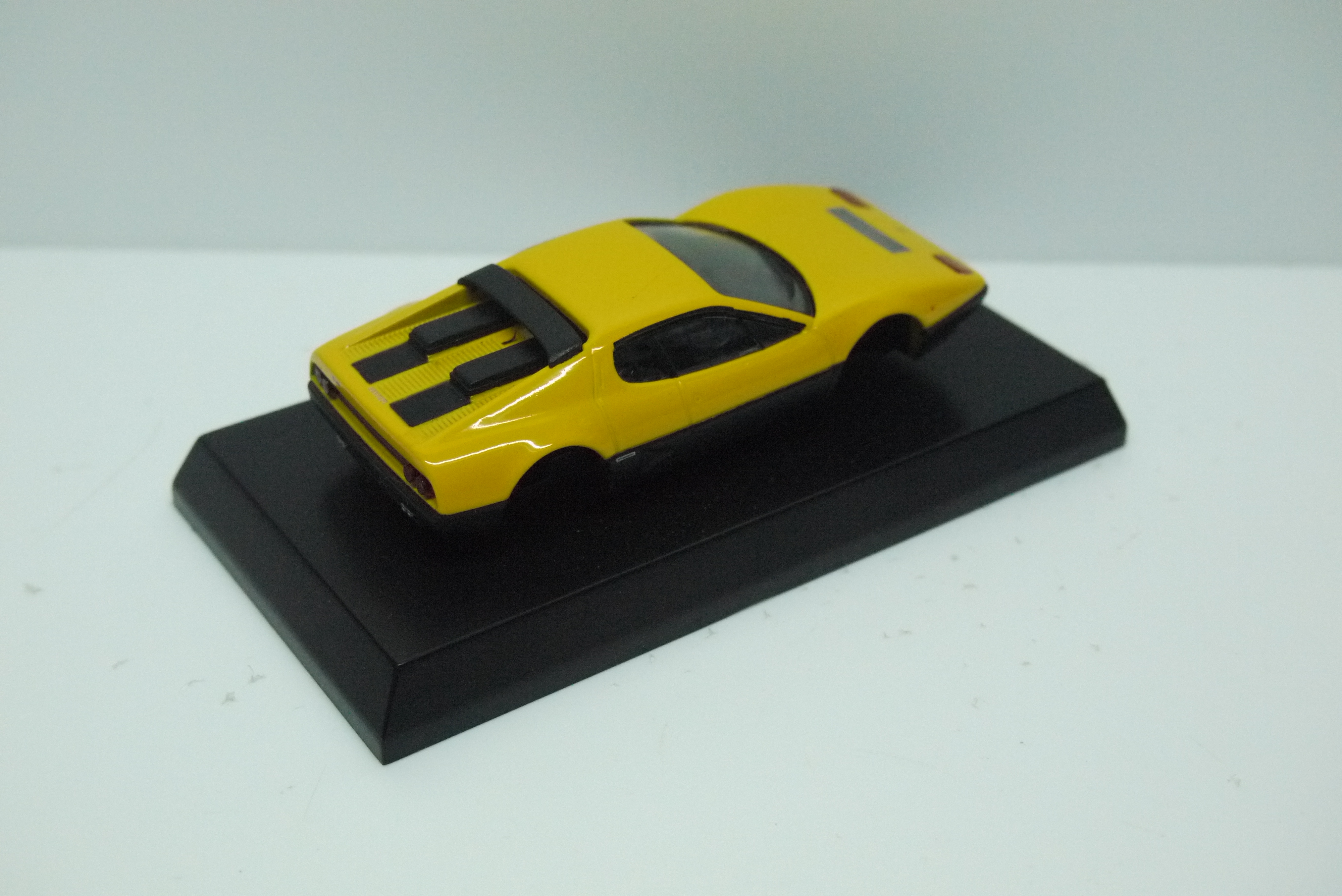 KYOSHO FERRARI 512 BB YELLOW