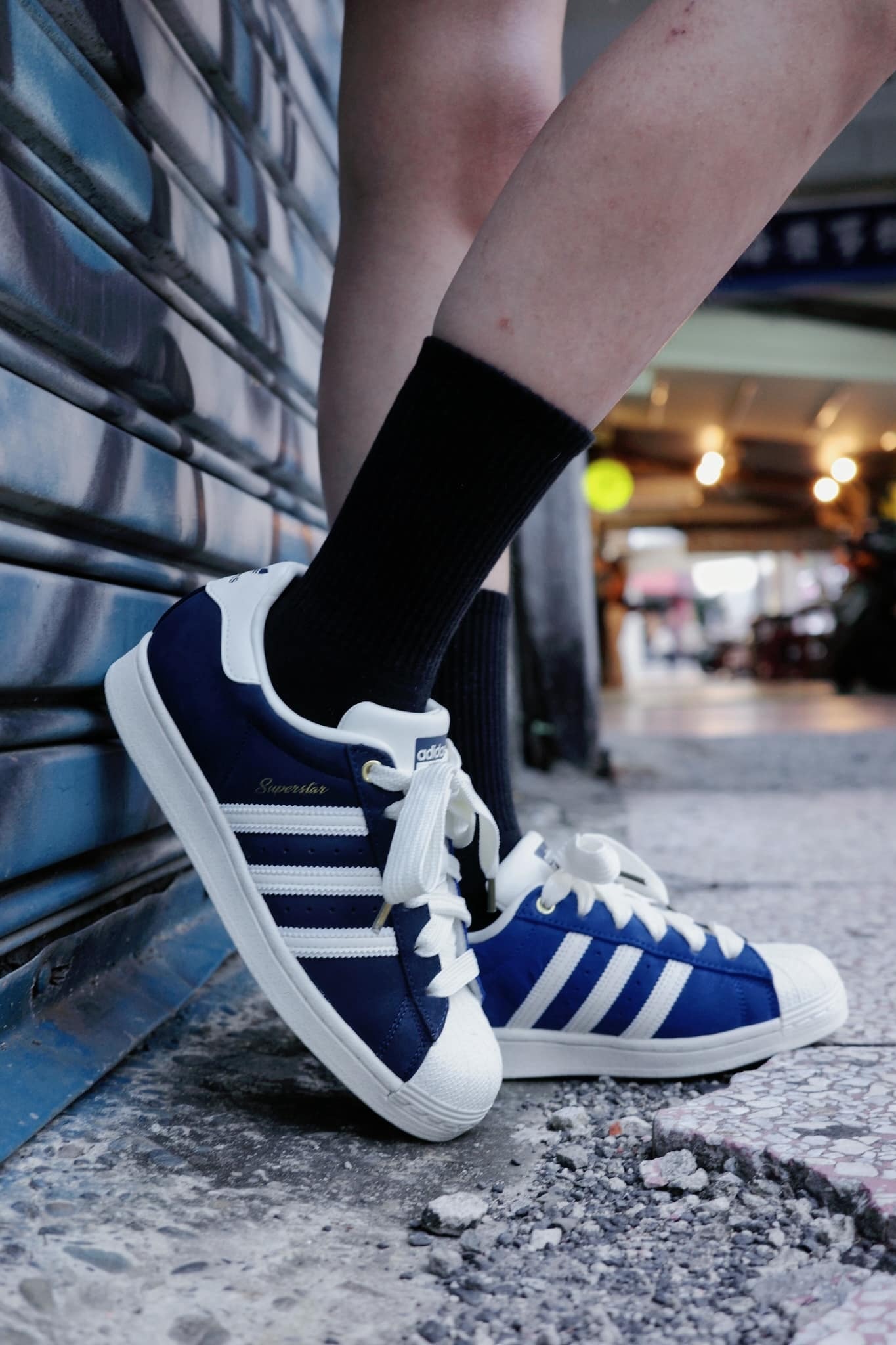 Adidas 陰陽鞋貝殼頭皮革Superstar藍女鞋休閒鞋(IF7673)