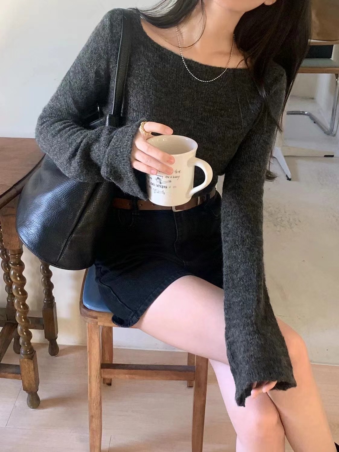 微喇叭袖! 露肩混羊毛上衣