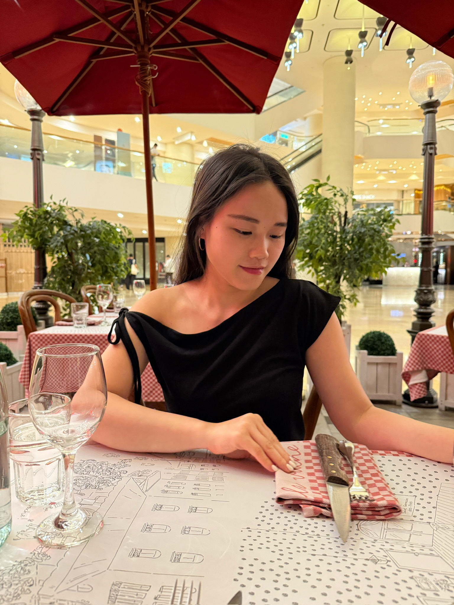 極瘦~ 綁帶斜膊扭扭上衣