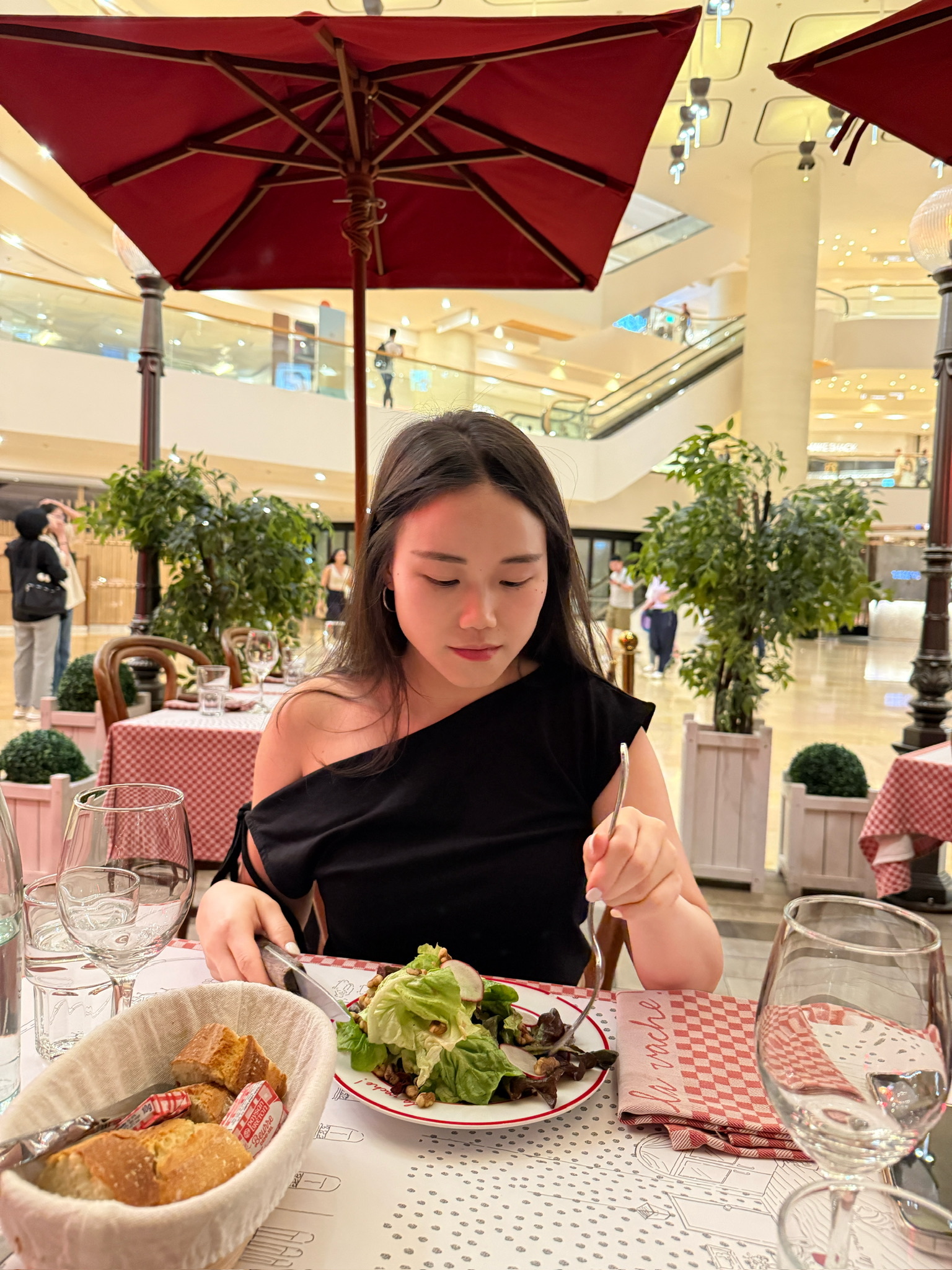 極瘦~ 綁帶斜膊扭扭上衣