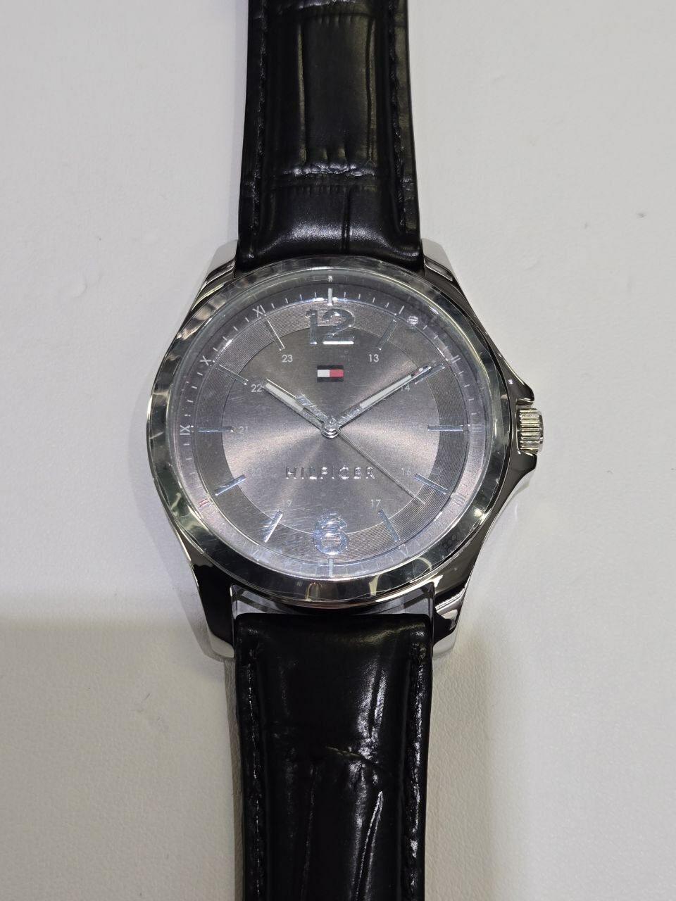 [S] LUXURY WATCH TOMMY HILFIGER 1791376 MENS ESSENTIAL BLACK DIAL BLACK LEATHER BAND STRAP WATCH, 885997223348 (SZZ513)