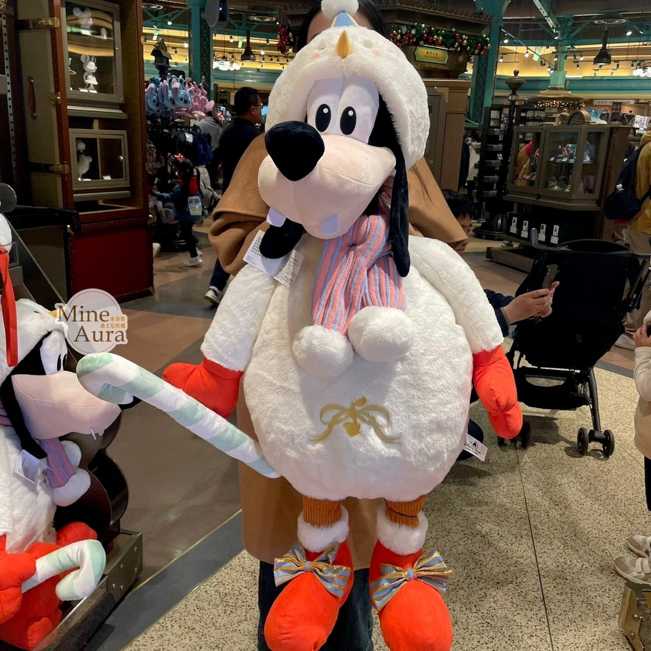 (限時特價) 2024 冬日米奇系列 高飛狗 Goofy 大號 娃娃 玩偶 -上海迪士尼樂園