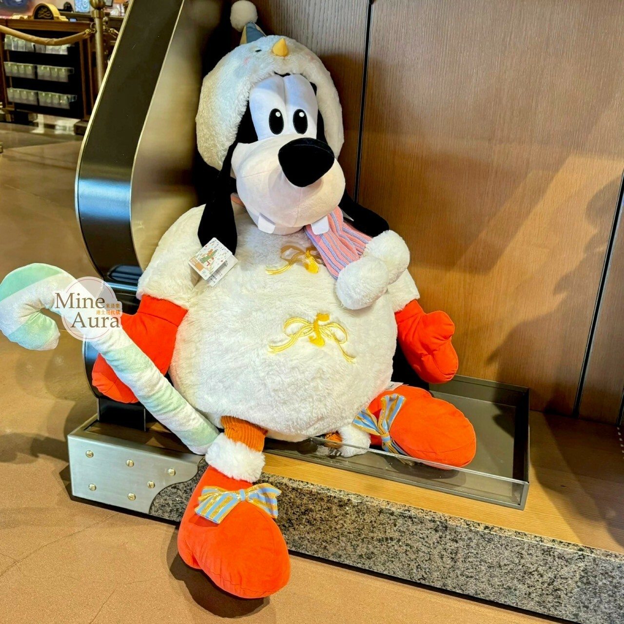 (限時特價) 2024 冬日米奇系列 高飛狗 Goofy 大號 娃娃 玩偶 -上海迪士尼樂園