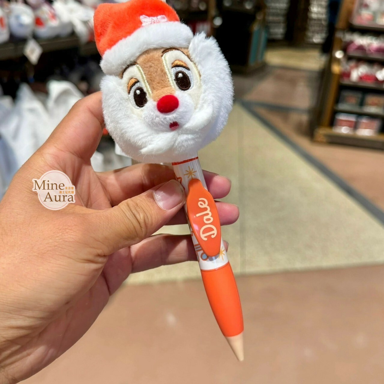 (限時特價) 2024 冬日米奇系列 紅鼻 蒂蒂 Dale 戴聖誕帽 絨毛大頭搖頭 圓珠筆 奇奇蒂蒂 Chip 'n Dale -上海迪士尼樂園