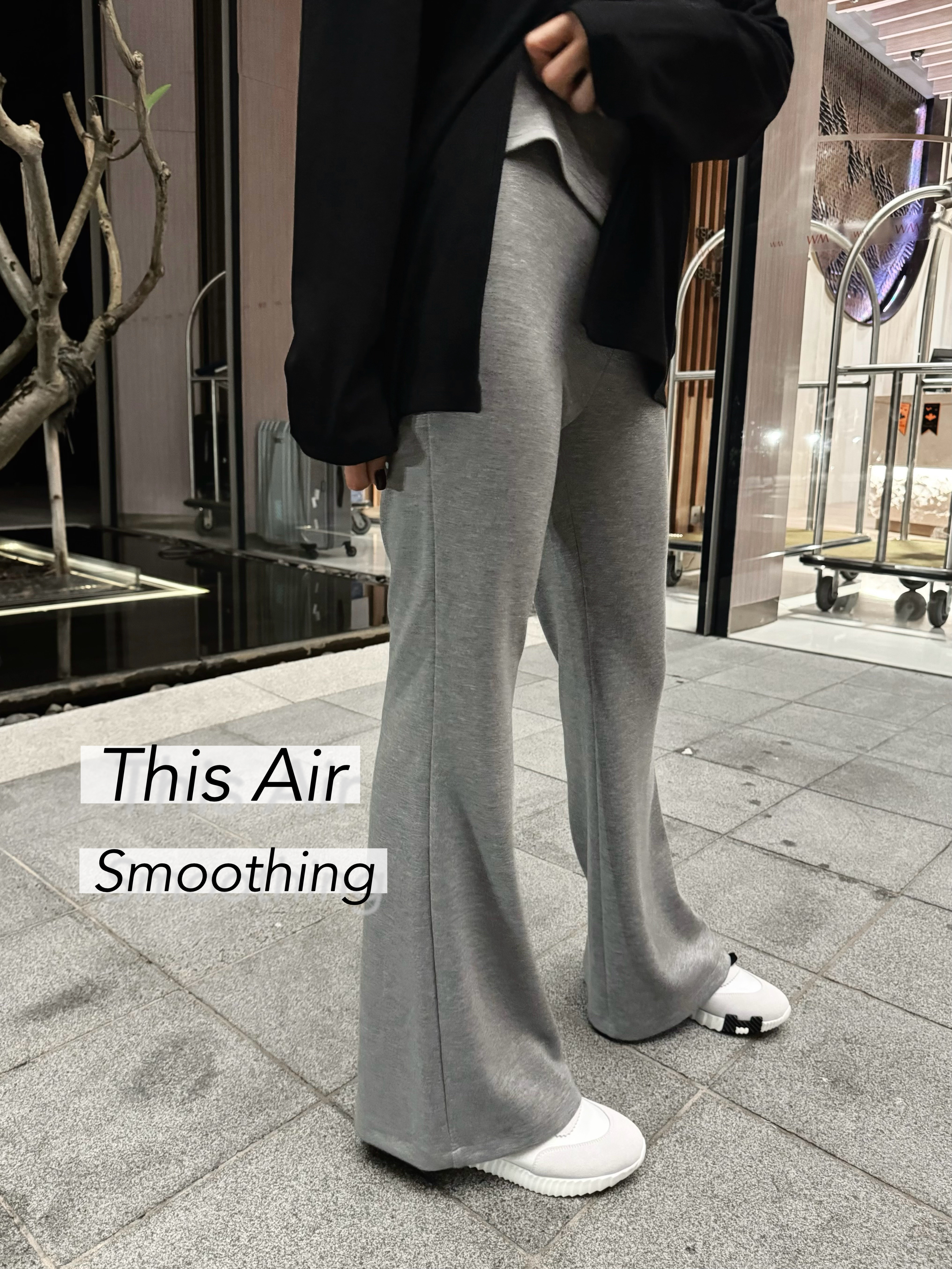 Mid-Rise Flared Pants_PT2412L03