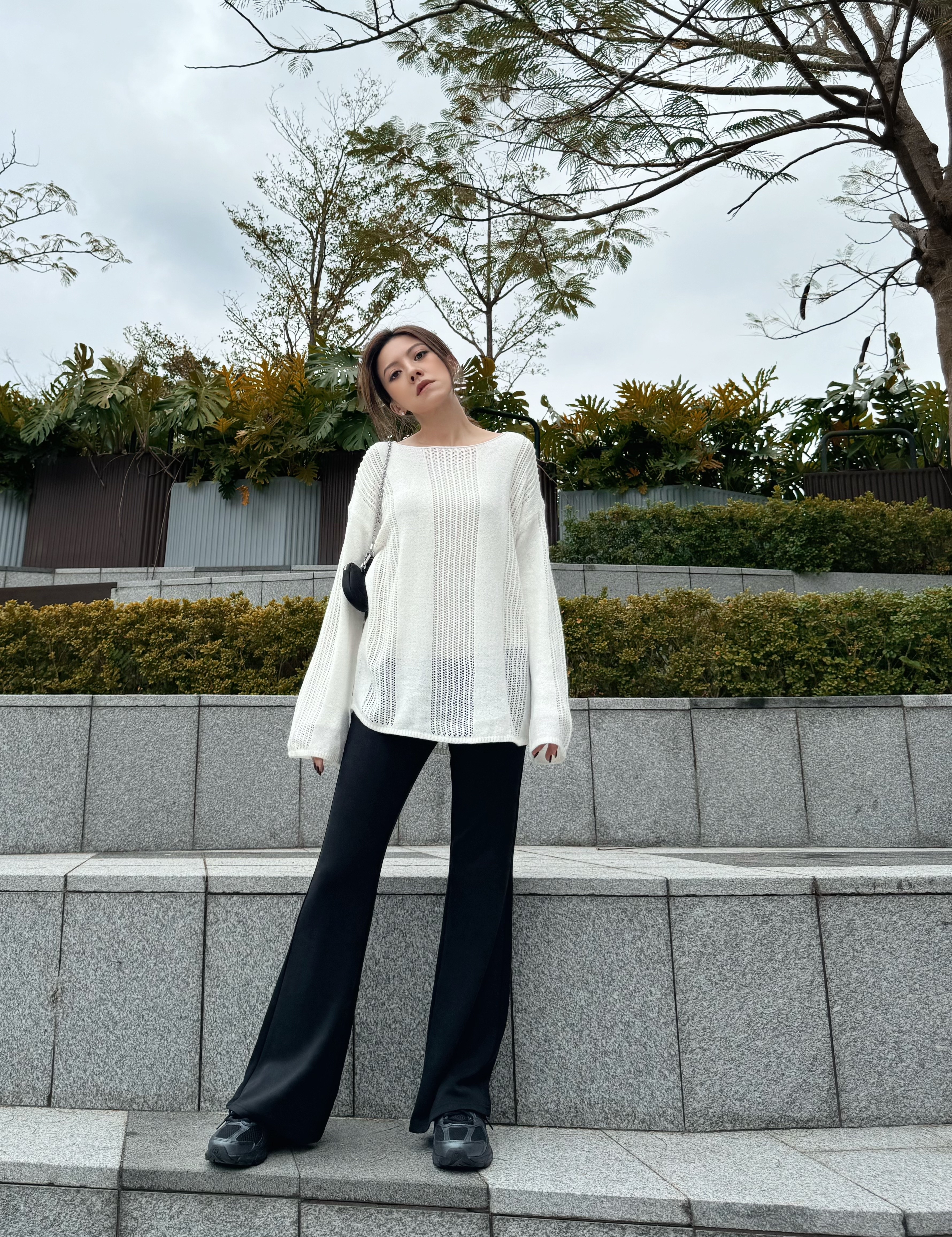 Mid-Rise Flared Pants_PT2412L03