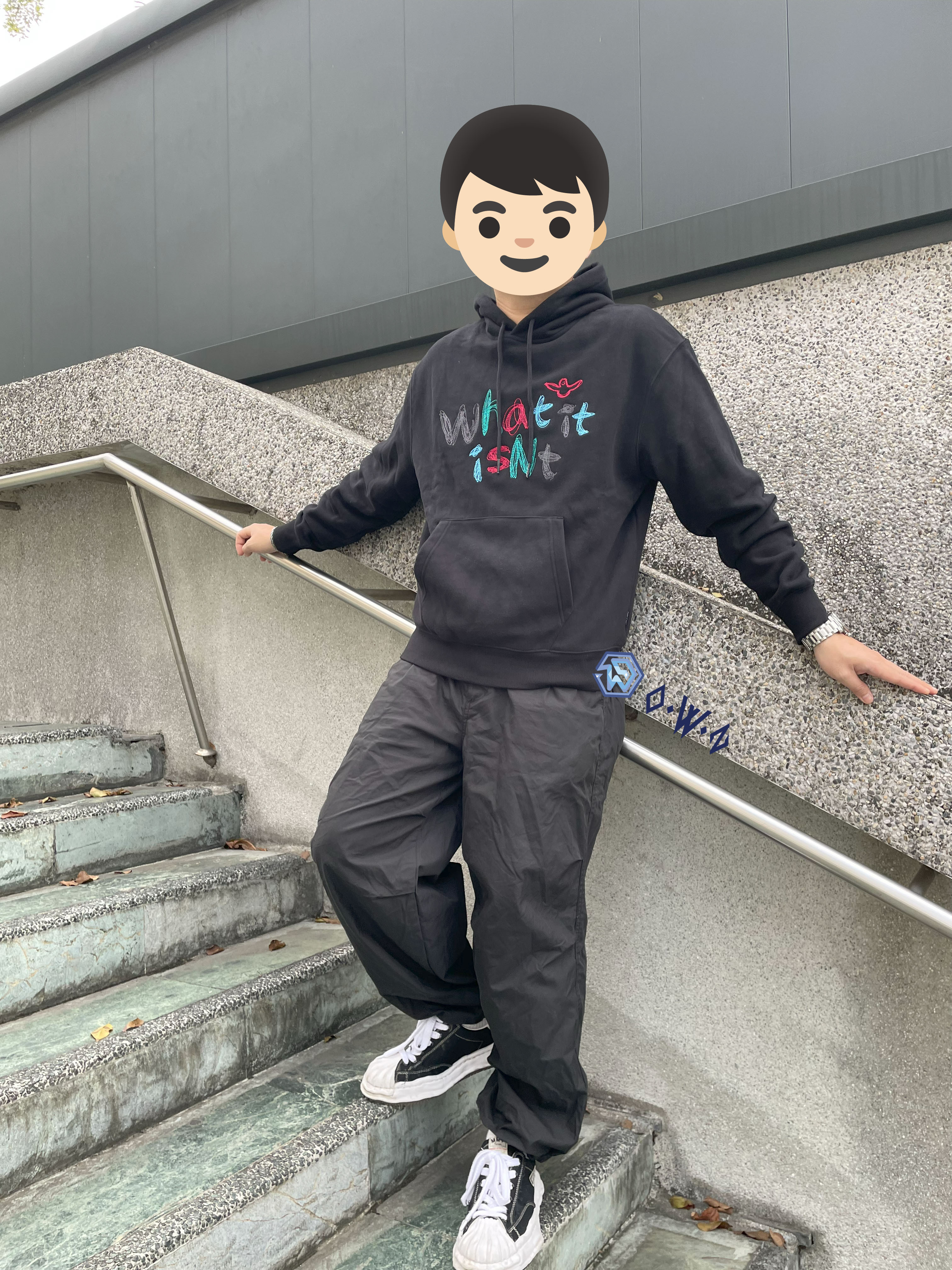 【OWN】What it isn't 刺繡 塗鴉 聖誕節 LOGO 秋冬 厚磅 連帽 上衣 帽TEE 不分男女 黑色 MG2304HD06BK