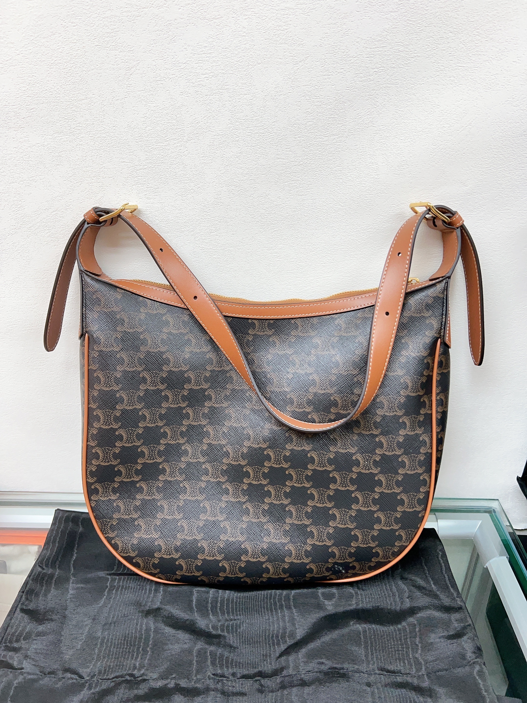 Celine heloise medium (brown monogram)