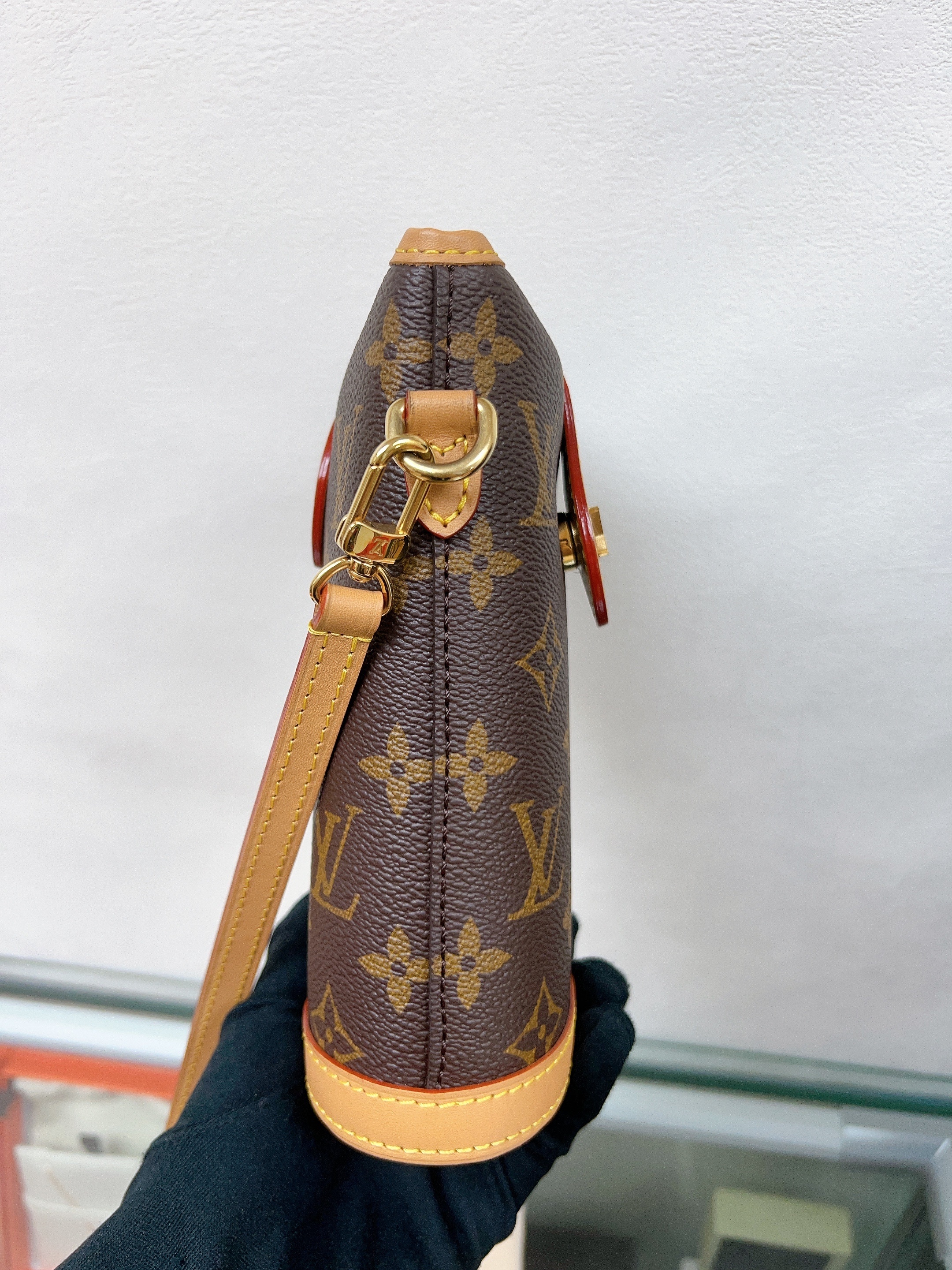 Lv fold me pouch brown monogram