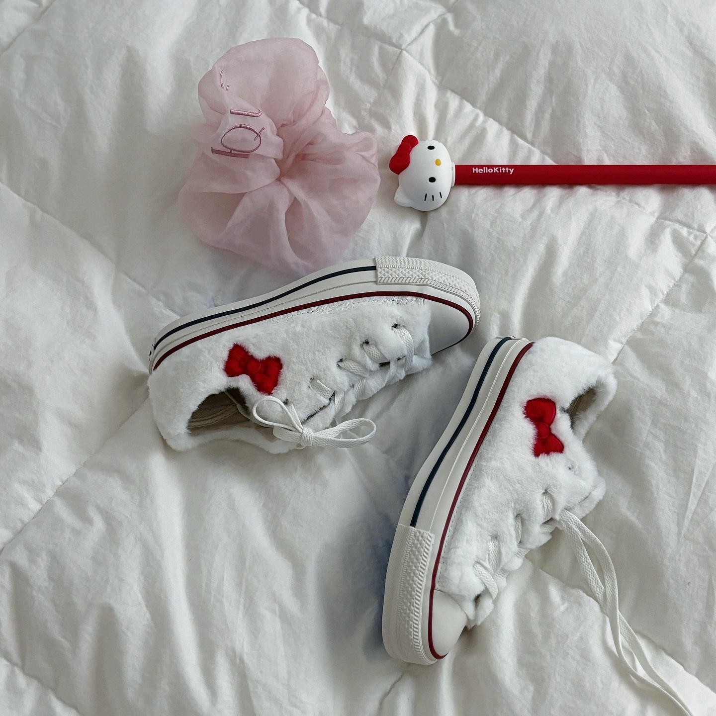 Converse All Star x Hello Kitty OX 日本限定 聯名款 凱蒂貓 毛茸茸 白色 帆布鞋 31309460