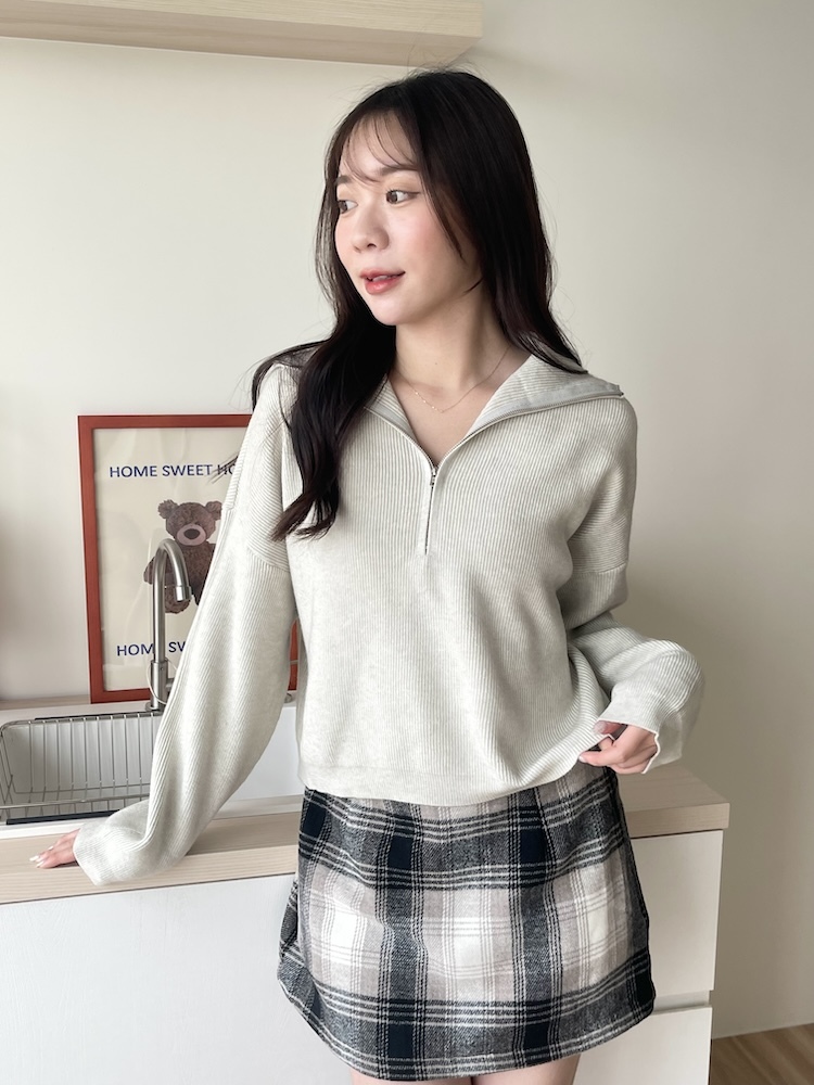 素色大翻領針織上衣