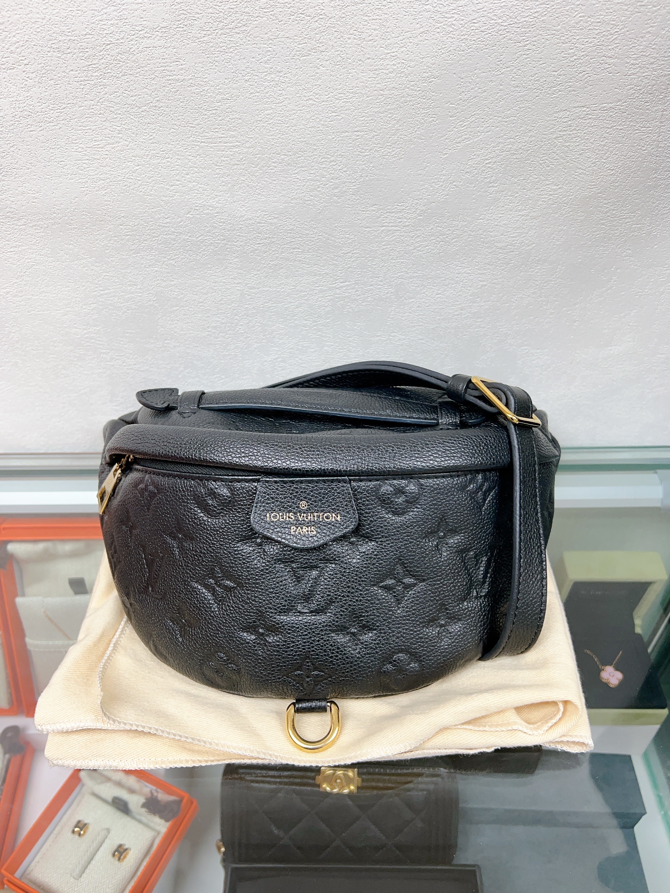 Lv bumbag / belt bag (black empreinte monogram)