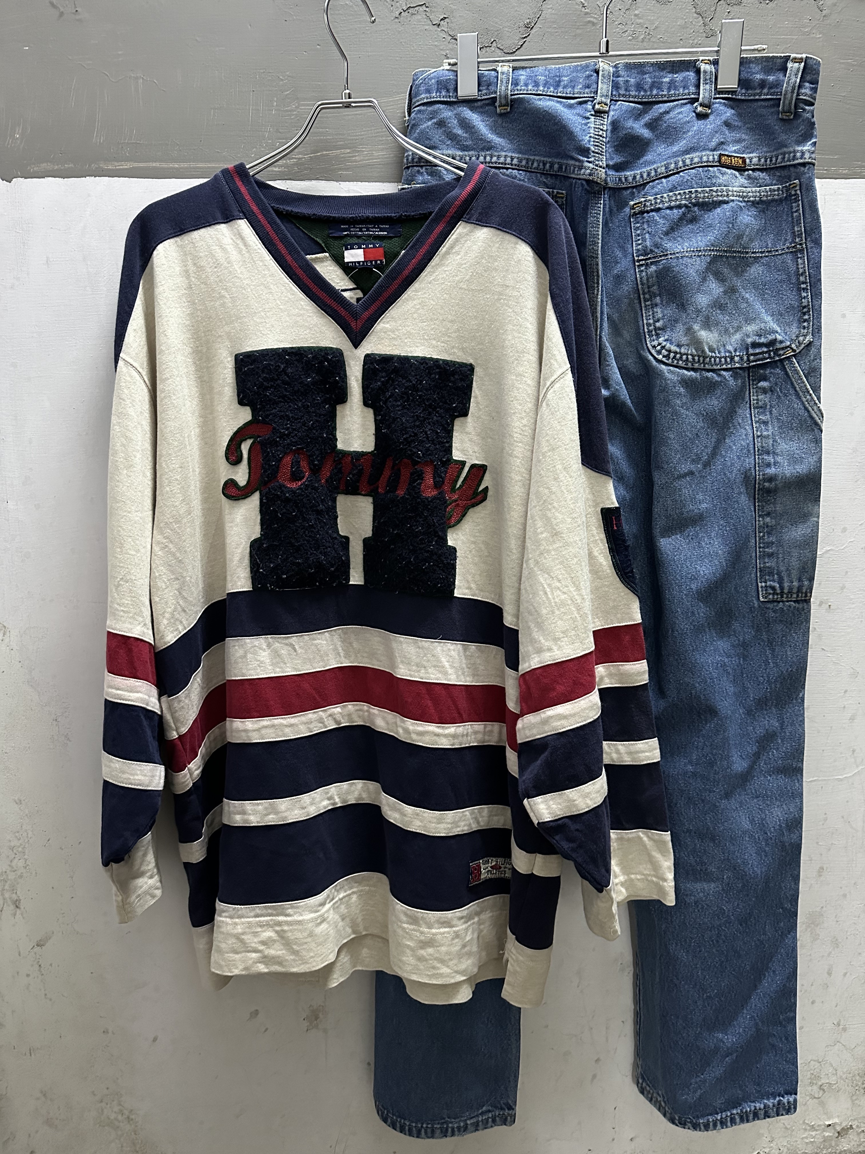 80s TOMMY HILFIGER Football Tee Made in Taiwan
