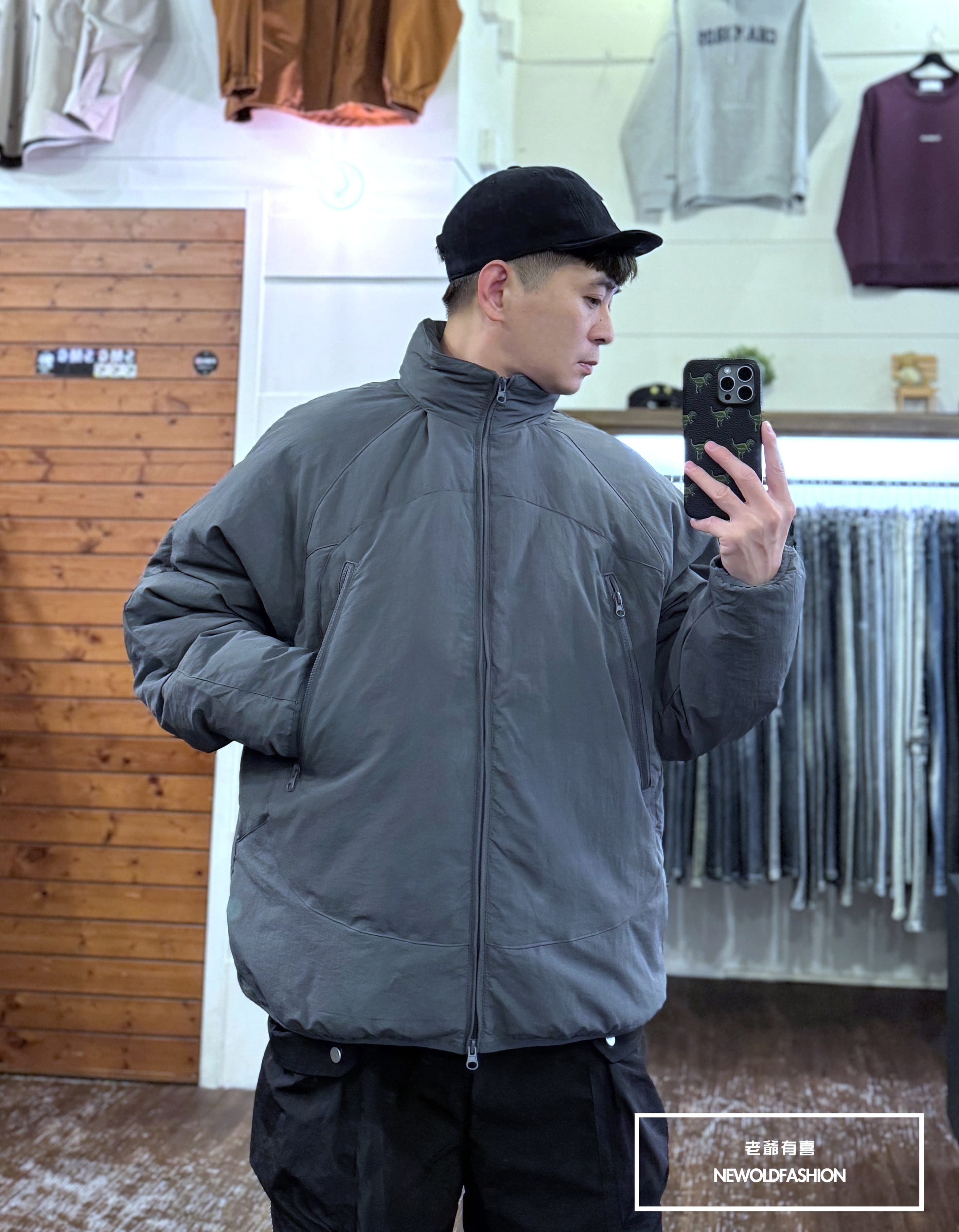 『新品上市』重磅大口袋可收式連帽輕羽絨外套-深灰(NOF24116406)