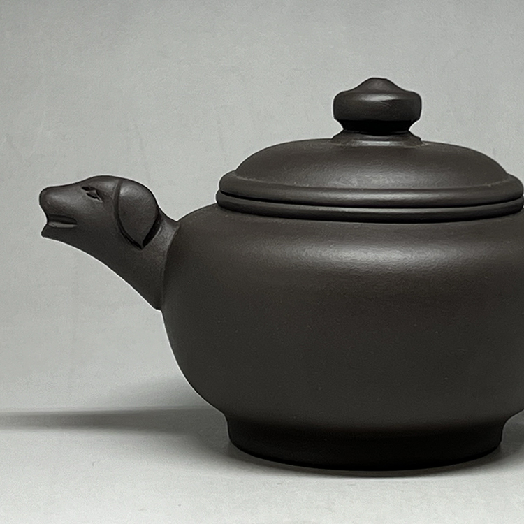 茶香自在】1980年代宜興紫砂一廠生肖系列紫泥狗紫砂壺工藝師祈萍萍製早期壺