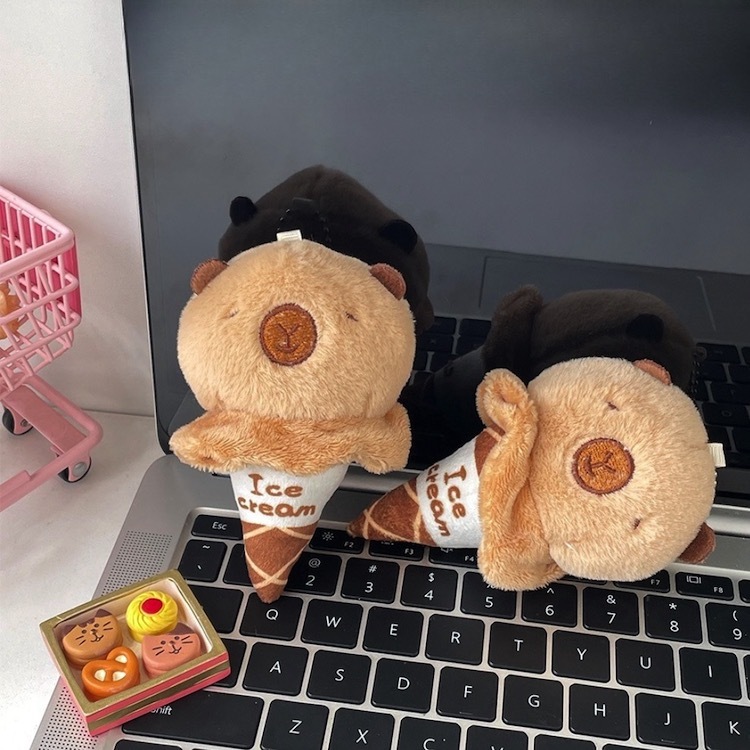 《11255》冰淇淋的水豚君小吊飾