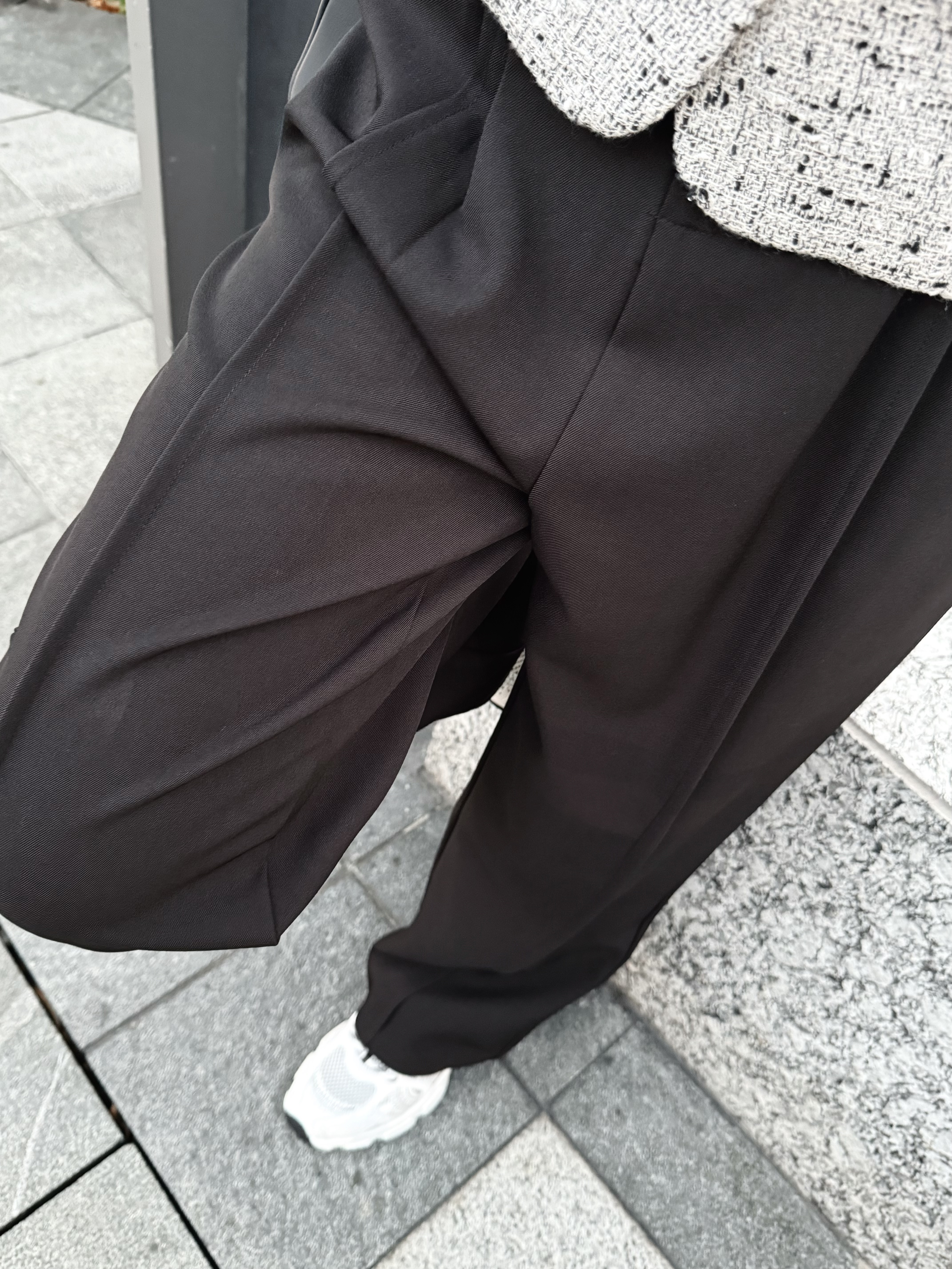 Pinched-Seam Straight Leg Pants_PT2412L33