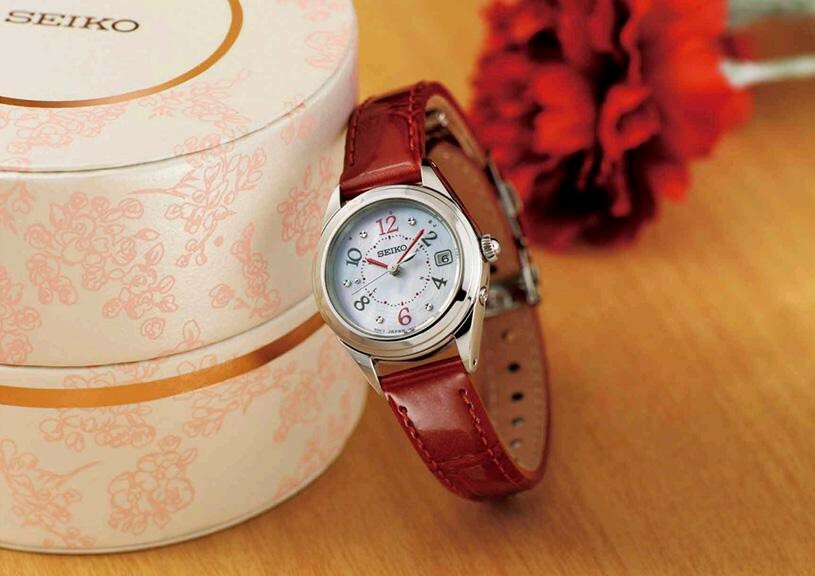 萬年鐘錶 - SEIKO  精工錶 LUKIA  珍珠貝殼面盤太陽能電波女錶 SWFH079J /  1B22-0CD0R  錶徑 25MM