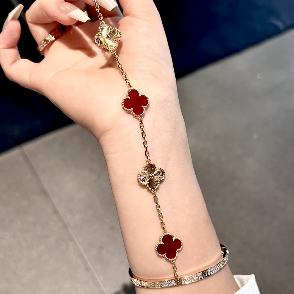 18k經典紅瑪瑙激光鐳射五花四葉草”高奢定製手鍊