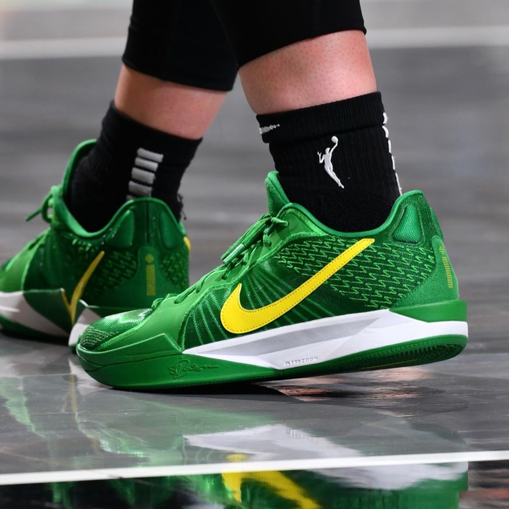 NIKE SABRINA 2 EP "OREGONS DUCK" 奧勒岡大學配色 奧勒岡鴨 綠黃 實戰籃球鞋 女生版型 有男生尺寸 HQ4345-300