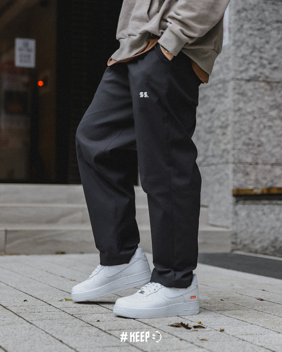 #KEEP LIGHTNING LOGO PANTS 黑色 小閃電印花 修身 彈性 寬鬆 長褲【KS258-BK】