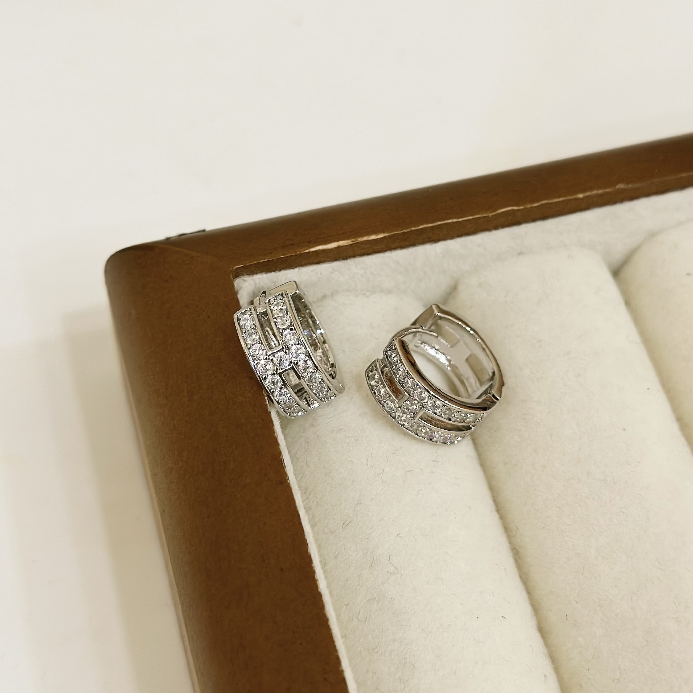 鋯石字母H大圈易扣