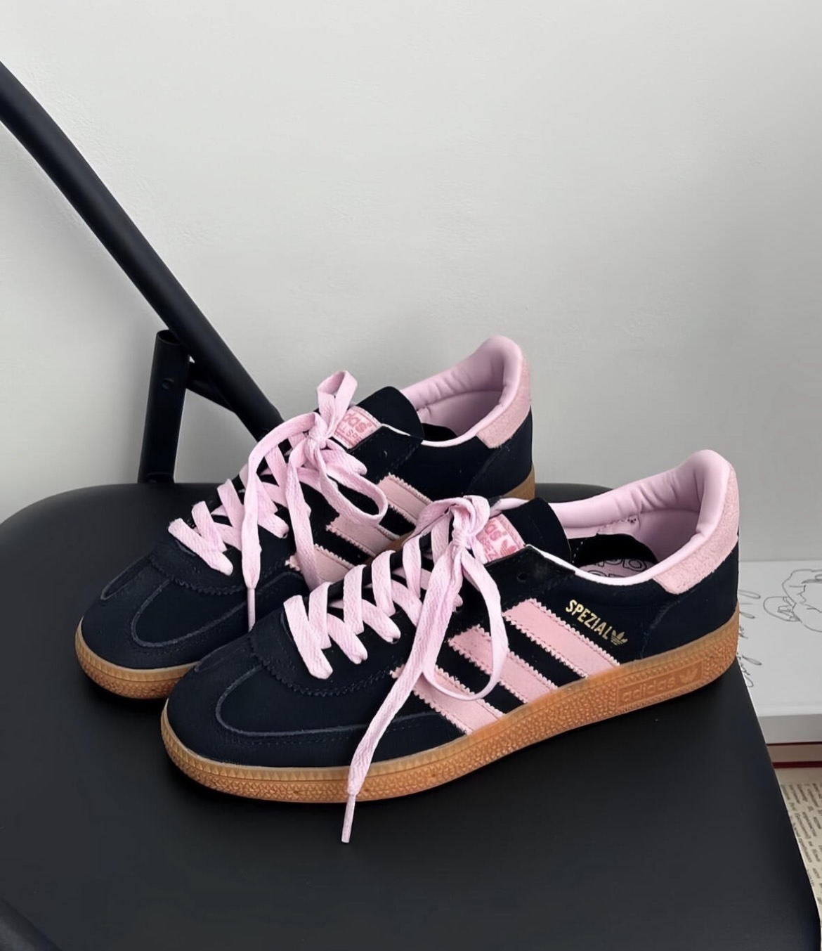 <出清最終彈🔥> 零碼-24.5cm-ADIDAS HANDBALL SPEZIAL 黑粉 焦糖底