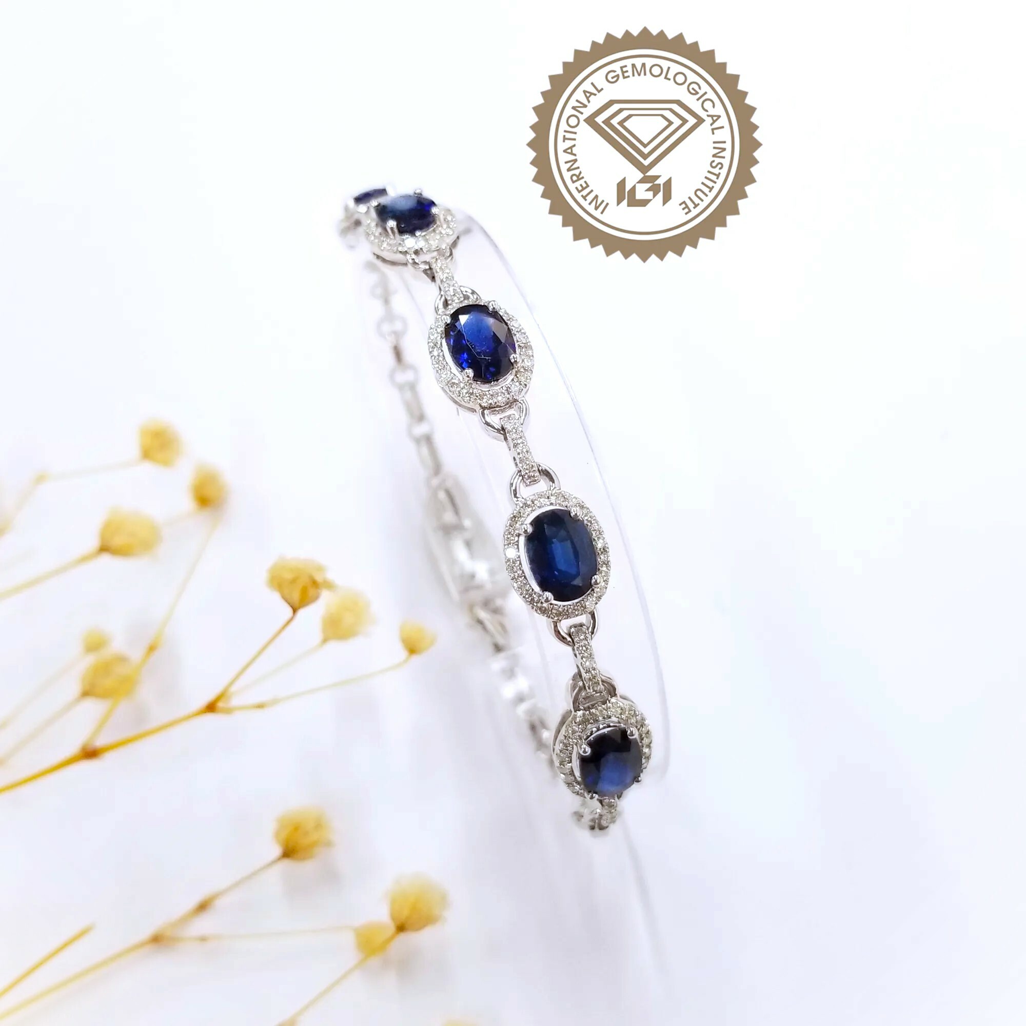18K White Gold 5.32ct Sapphire and Diamond Bracelet
