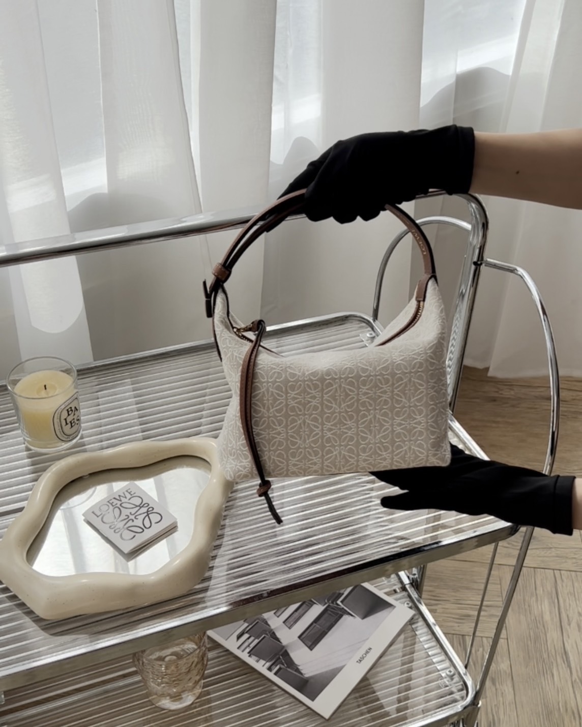 LOEWE｜CUBI 小號飯盒包 白色