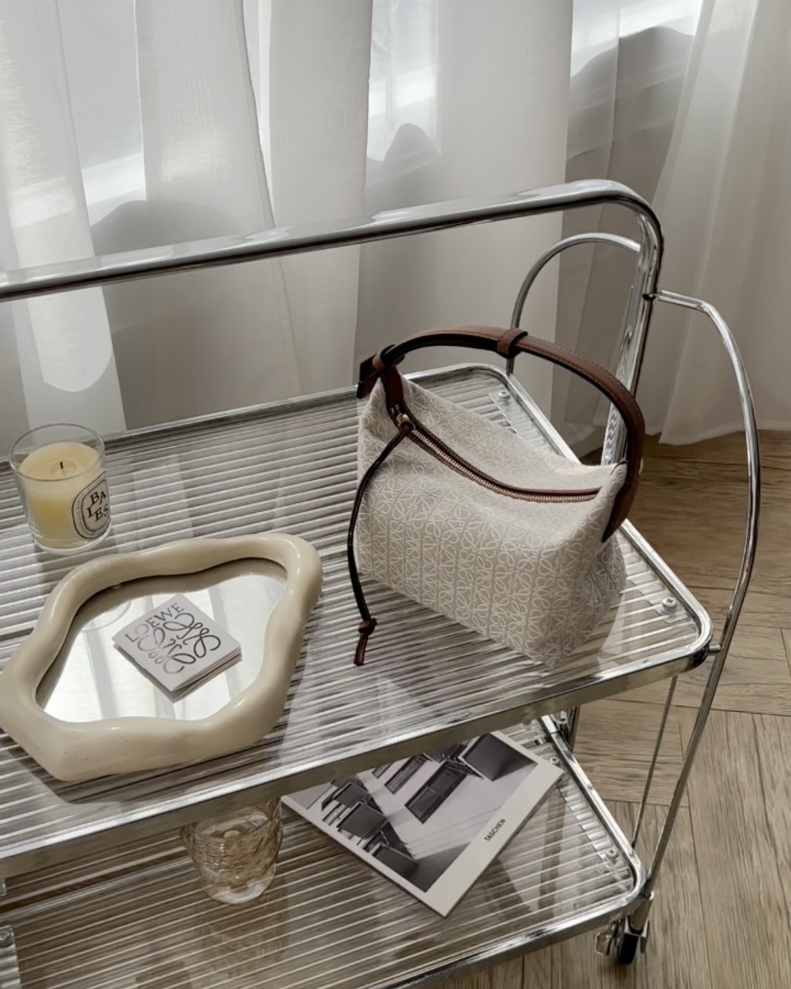 LOEWE｜CUBI 小號飯盒包 白色